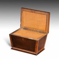 Shaped Late George III Period Mahogany Tea Caddy (2 of 4) Shaped Late George III Period Mahogany Tea Caddy (2 of 4)