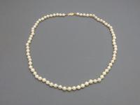 Single strand of cultured pearls (6 of 6) Single strand of cultured pearls (6 of 6)