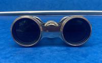 Victorian Silver Plated Mother of Pearl Opera Glasses (4 of 8) Victorian Silver Plated Mother of Pearl Opera Glasses (4 of 8)
