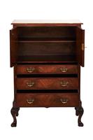 Walnut Queen Anne Style 4 Piece Bedroom Suite, Robe, Dressing Table (6 of 9) Walnut Queen Anne Style 4 Piece Bedroom Suite, Robe, Dressing Table (6 of 9)