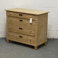 Old Pine Chest of Drawers (2 of 5) Old Pine Chest of Drawers (2 of 5)