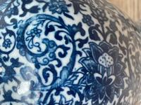 Beautiful Pair Small Chinese Qing Style Porcelain Peony Vases (9 of 33) Beautiful Pair Small Chinese Qing Style Porcelain Peony Vases (9 of 33)
