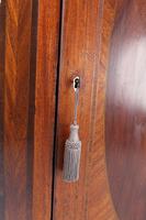 Antique Georgian Mahogany & Inlaid Corner Cupboard (10 of 13) Antique Georgian Mahogany & Inlaid Corner Cupboard (10 of 13)