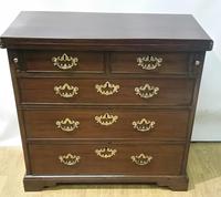 Mid 18th Century Batchelors Chest (6 of 7) Mid 18th Century Batchelors Chest (6 of 7)