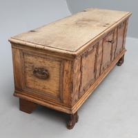 Italian Walnut 18th Century Cassone (14 of 15) Italian Walnut 18th Century Cassone (14 of 15)