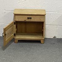 Pair of Small Bedside Cabinets (2 of 5) Pair of Small Bedside Cabinets (2 of 5)