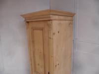 Mint Clean Antique Pine 1 Door Child's Wardrobe to wax / paint (2 of 10) Mint Clean Antique Pine 1 Door Child's Wardrobe to wax / paint (2 of 10)