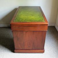 Mahogany Pedestal Desk (4 of 7) Mahogany Pedestal Desk (4 of 7)
