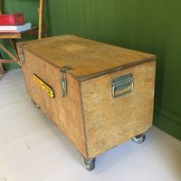 VINTAGE Industrial CHEST Coffee Table Mid Century Old Wooden TRUNK Retro Storage Box + Castors (6 of 12) VINTAGE Industrial CHEST Coffee Table Mid Century Old Wooden TRUNK Retro Storage Box + Castors (6 of 12)