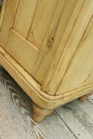 Exceptional Quality Pair of Old Stripped Pine Bedside Cabinets (6 of 9) Exceptional Quality Pair of Old Stripped Pine Bedside Cabinets (6 of 9)