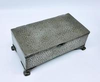 Antique Arts & Crafts Art Deco Hammered Pewter Cigarette Box (2 of 9) Antique Arts & Crafts Art Deco Hammered Pewter Cigarette Box (2 of 9)