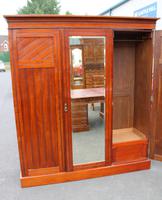 1920s Large 3 Door Mirrored Walnut Wardrobe (3 of 4) 1920s Large 3 Door Mirrored Walnut Wardrobe (3 of 4)