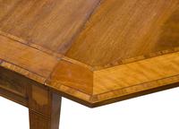 A George III Mahogany Satinwood Table (5 of 8) A George III Mahogany Satinwood Table (5 of 8)