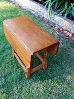 X Mouseman Beaverman Oak Drop Flap Coffee Table (6 of 12) X Mouseman Beaverman Oak Drop Flap Coffee Table (6 of 12)