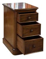 Pair of Victorian Mahogany Bedside Cabinets (3 of 7) Pair of Victorian Mahogany Bedside Cabinets (3 of 7)