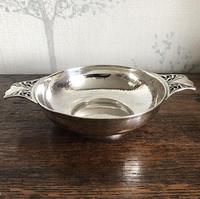 Goldsmiths and Silversmiths Arts and Crafts Silver Quaich C1900 (2 of 5) Goldsmiths and Silversmiths Arts and Crafts Silver Quaich C1900 (2 of 5)