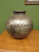 Large Antique Metal Pot, Decorative Vase, early 20th century hammered metal (8 of 12) Large Antique Metal Pot, Decorative Vase, early 20th century hammered metal (8 of 12)