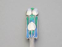 Early 20th Century Silver & Enamel Jam / Preserve Spoon Archibald Knox Medea Pattern by William Hair Haseler, Birmingham, 1929 - Designed by Archibald Knox. (6 of 11) Early 20th Century Silver & Enamel Jam / Preserve Spoon Archibald Knox Medea Pattern by William Hair Haseler, Birmingham, 1929 - Designed by Archibald Knox. (6 of 11)