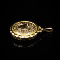 Antique 9ct Yellow Gold Engraved Fancy Round Photo Locket Pendant (4 of 10) Antique 9ct Yellow Gold Engraved Fancy Round Photo Locket Pendant (4 of 10)