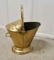 Victorian Brass Helmet Coal Scuttle (6 of 6) Victorian Brass Helmet Coal Scuttle (6 of 6)