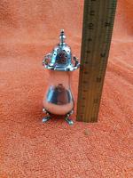 Antique Sterling Silver Hallmarked Pepper Shaker 1923 (3 of 12) Antique Sterling Silver Hallmarked Pepper Shaker 1923 (3 of 12)