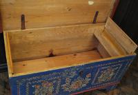 Folk Art Painted Blanket Box (3 of 9) Folk Art Painted Blanket Box (3 of 9)