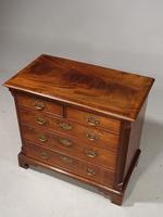 Good George II Period Mahogany Chest of Drawers of Small Proportions (2 of 5) Good George II Period Mahogany Chest of Drawers of Small Proportions (2 of 5)