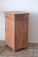 Old pine cupboard with hinged lid above a door (8 of 11) Old pine cupboard with hinged lid above a door (8 of 11)