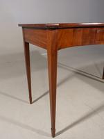 Elegant George III Period Serpentine Mahogany Serving Table (2 of 5) Elegant George III Period Serpentine Mahogany Serving Table (2 of 5)