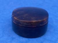 1900s Oval Tortoiseshell Box (5 of 9) 1900s Oval Tortoiseshell Box (5 of 9)