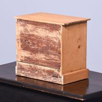 Apprentice’s Pine Chest of Drawers (4 of 4) Apprentice’s Pine Chest of Drawers (4 of 4)