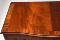 Antique Georgian Style Flame Mahogany Serpentine Chest of Drawers (8 of 9) Antique Georgian Style Flame Mahogany Serpentine Chest of Drawers (8 of 9)