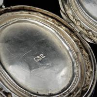 Antique Victorian Engraved Oval Sterling Silver Photo Locket Pendant (7 of 9) Antique Victorian Engraved Oval Sterling Silver Photo Locket Pendant (7 of 9)