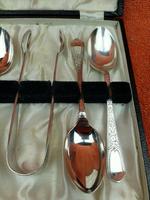 Antique Sterling Silver Hallmarked Cased 5 Spoons & Sugar Tongs 1906 Sheffield W S Savage & Co (11 of 12) Antique Sterling Silver Hallmarked Cased 5 Spoons & Sugar Tongs 1906 Sheffield W S Savage & Co (11 of 12)