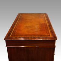 Victorian Mahogany Pedestal Desk (8 of 11) Victorian Mahogany Pedestal Desk (8 of 11)
