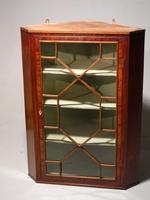 A Pretty George III Period Mahogany Glazed Corner Cupboard (4 of 4) A Pretty George III Period Mahogany Glazed Corner Cupboard (4 of 4)