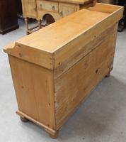 1900's Quality Country Pine Dog Kennel Dresser Base (5 of 5) 1900's Quality Country Pine Dog Kennel Dresser Base (5 of 5)