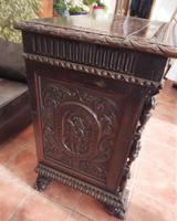 Carved Italian Walnut Chest of Drawers 5 Drawers 1760 (4 of 10) Carved Italian Walnut Chest of Drawers 5 Drawers 1760 (4 of 10)