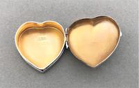 Victorian Silver Heart Shaped Pillbox (3 of 4) Victorian Silver Heart Shaped Pillbox (3 of 4)