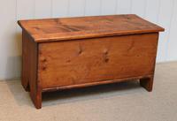 Small Proportioned Pine Coffer (2 of 10) Small Proportioned Pine Coffer (2 of 10)