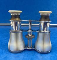 Victorian Silver Plated Mother of Pearl Opera Glasses (5 of 8) Victorian Silver Plated Mother of Pearl Opera Glasses (5 of 8)