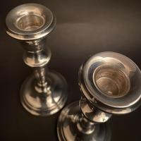 Pair of Silver Simple Round Pedestal Candlesticks (2 of 7) Pair of Silver Simple Round Pedestal Candlesticks (2 of 7)