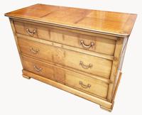 A Lovely Quality Cherry Wood Chest of Drawers (4 of 7) A Lovely Quality Cherry Wood Chest of Drawers (4 of 7)