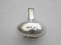 Victorian Cast Naturalistic Novelty Silver Onion Scent Bottle by E H Stockwell, London, 1881 (3 of 20) Victorian Cast Naturalistic Novelty Silver Onion Scent Bottle by E H Stockwell, London, 1881 (3 of 20)