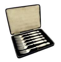 Set of 6 Antique Sterling Silver & Mother of Pearl Desert Forks 1903 / 1904 (2 of 10) Set of 6 Antique Sterling Silver & Mother of Pearl Desert Forks 1903 / 1904 (2 of 10)