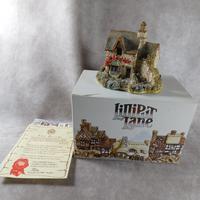 Lilliput Lane "Victoria Cottage" (6 of 6) Lilliput Lane "Victoria Cottage" (6 of 6)