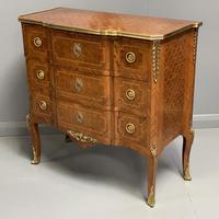 Small French kingwood parquetry chest of drawers (6 of 7) Small French kingwood parquetry chest of drawers (6 of 7)