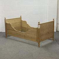 Old Pine Sleigh Bed (3 of 4) Old Pine Sleigh Bed (3 of 4)