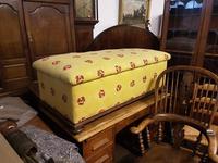 Victorian Ottoman (5 of 5) Victorian Ottoman (5 of 5)