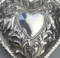 William Comyns - Good Solid Silver Novelty Heart Box c.1895 (6 of 11) William Comyns - Good Solid Silver Novelty Heart Box c.1895 (6 of 11)